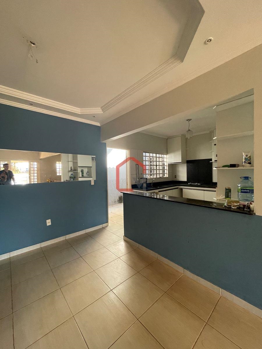 Casa à Venda em Taguatinga Sul com Loja Comercial - Oportunidade Imperdível na QSC 19